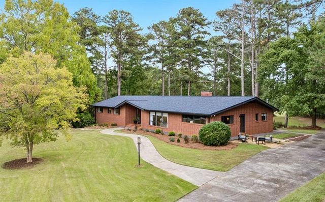 334 Luther Bailey, Senoia, GA 30276