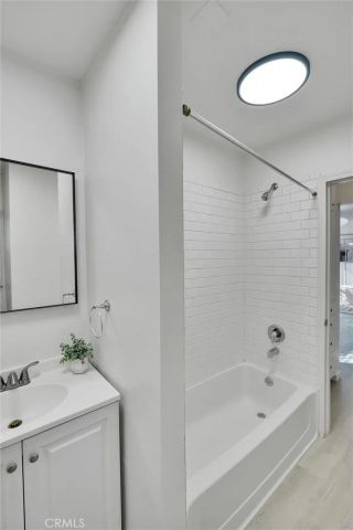 1120 N Vista Street, West Hollywood, CA 90046