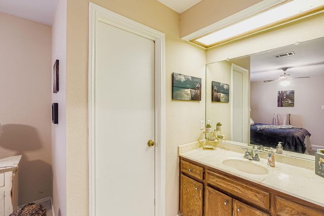 500 Hesters Crossing RD 310, Round Rock, TX 78681