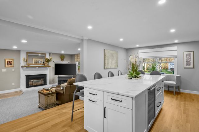 31 Hillcrest Drive, Pembroke, MA 02359