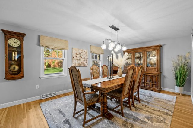 31 Hillcrest Drive, Pembroke, MA 02359