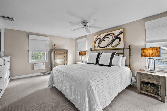 31 Hillcrest Drive, Pembroke, MA 02359