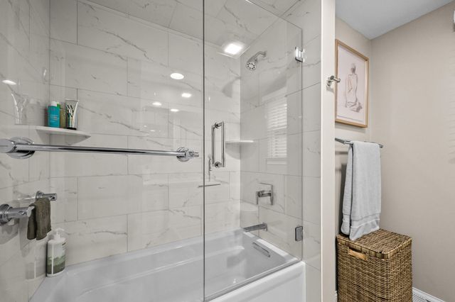 31 Hillcrest Drive, Pembroke, MA 02359