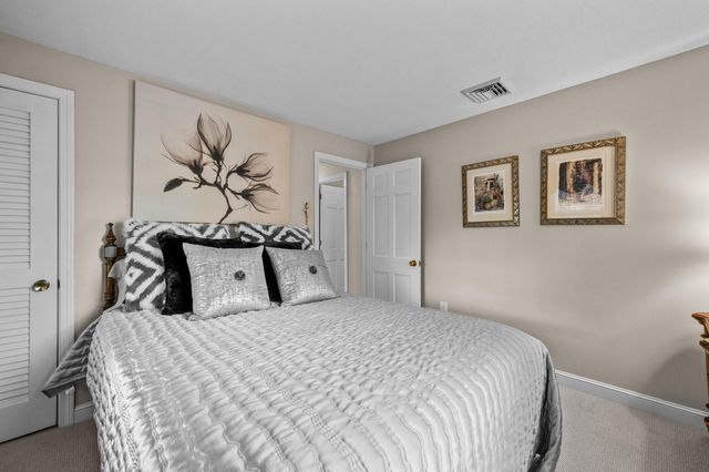 31 Hillcrest Drive, Pembroke, MA 02359