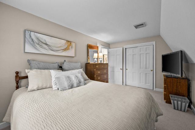 31 Hillcrest Drive, Pembroke, MA 02359