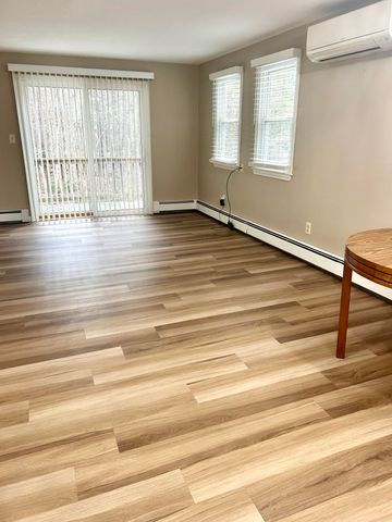 31 Hillcrest Drive, Pembroke, MA 02359