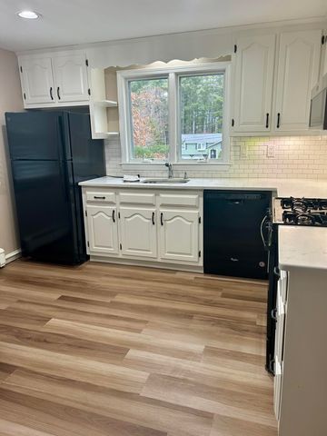 31 Hillcrest Drive, Pembroke, MA 02359