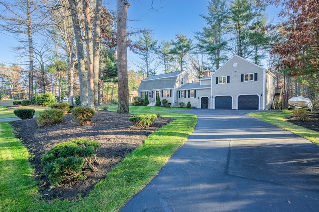 31 Hillcrest Drive, Pembroke, MA 02359