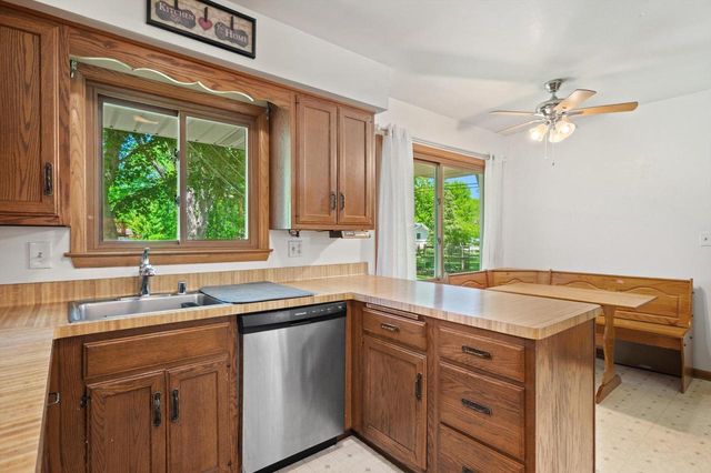 14640 Cameron Drive Lower, Brookfield, WI 53005