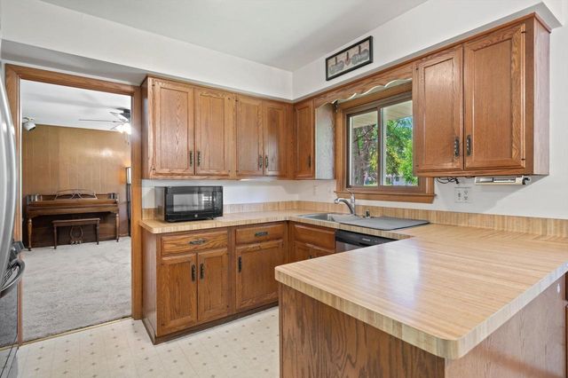 14640 Cameron Drive Lower, Brookfield, WI 53005