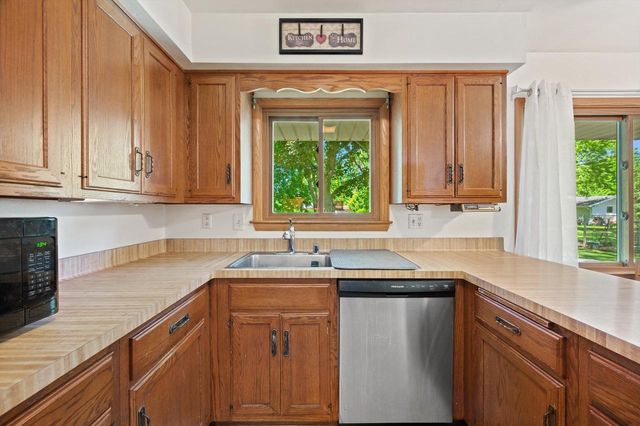 14640 Cameron Drive Lower, Brookfield, WI 53005
