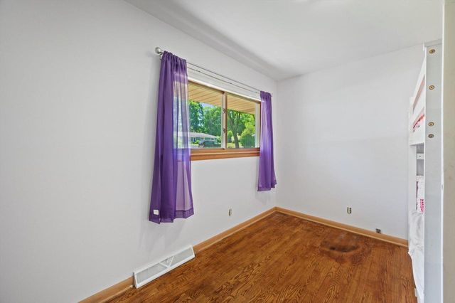 14640 Cameron Drive Lower, Brookfield, WI 53005