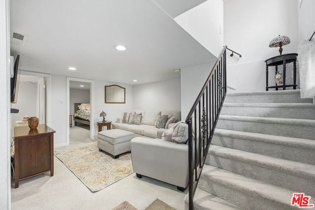 3614 2nd Avenue, La Crescenta, CA 91214