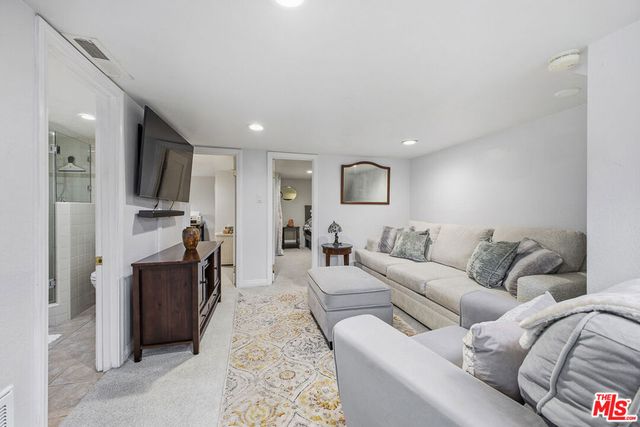 3614 2nd Avenue, La Crescenta, CA 91214