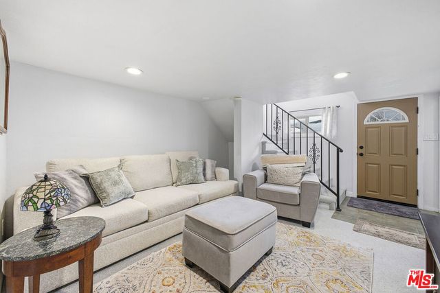 3614 2nd Avenue, La Crescenta, CA 91214