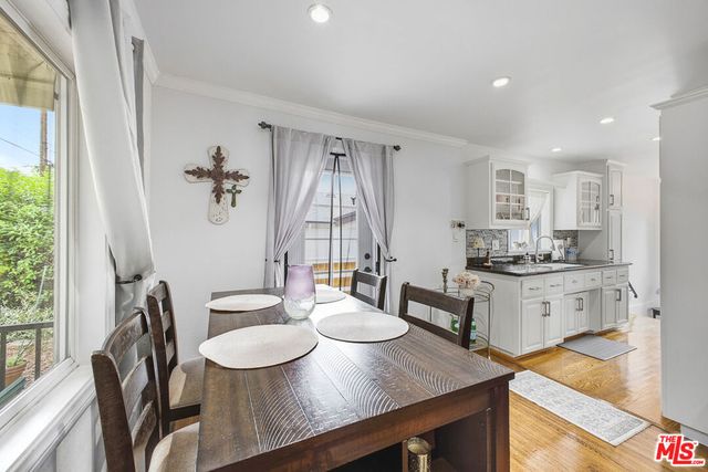 3614 2nd Avenue, La Crescenta, CA 91214