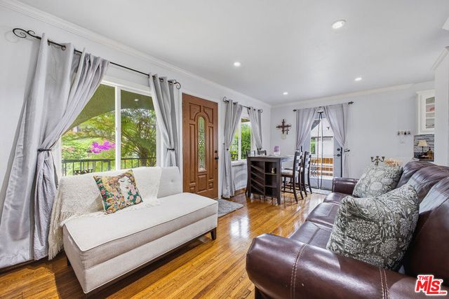 3614 2nd Avenue, La Crescenta, CA 91214