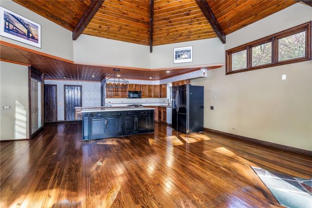 21 Hillsboro Road, Brighton, NY 14610