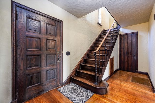 21 Hillsboro Road, Brighton, NY 14610