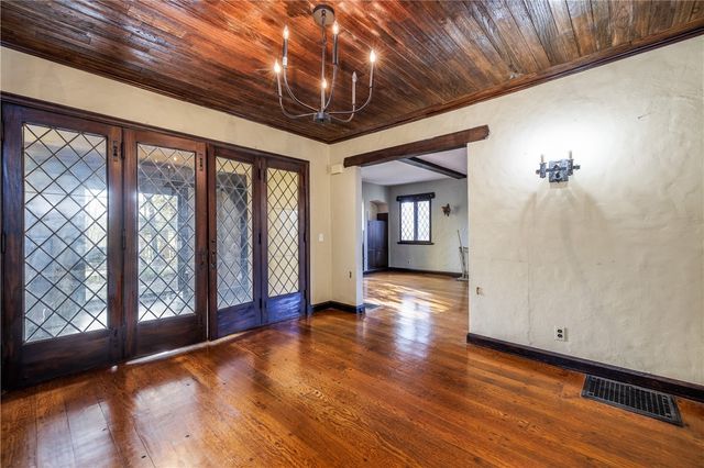 21 Hillsboro Road, Brighton, NY 14610