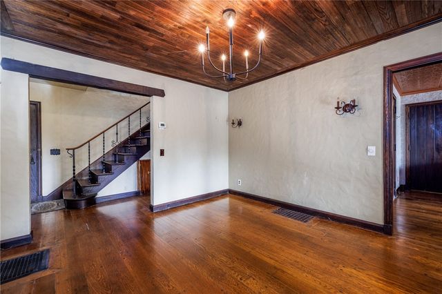 21 Hillsboro Road, Brighton, NY 14610