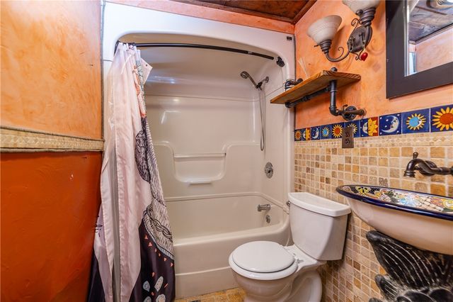 21 Hillsboro Road, Brighton, NY 14610