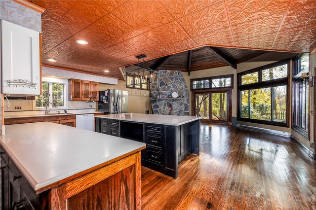 21 Hillsboro Road, Brighton, NY 14610