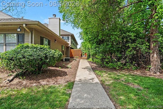 24831 Cashmere Court, Southfield, MI 48033