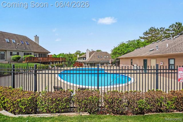 24831 Cashmere Court, Southfield, MI 48033