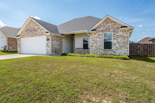 1806 Forestdale, Whitehouse, TX 75791