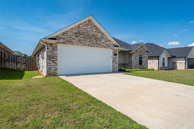 1806 Forestdale, Whitehouse, TX 75791