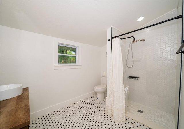 6704 N TALIAFERRO AVENUE, Tampa, FL 33604