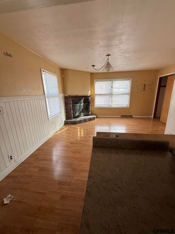 900 Mclaughlin Circle, Bellevue, NE 68005