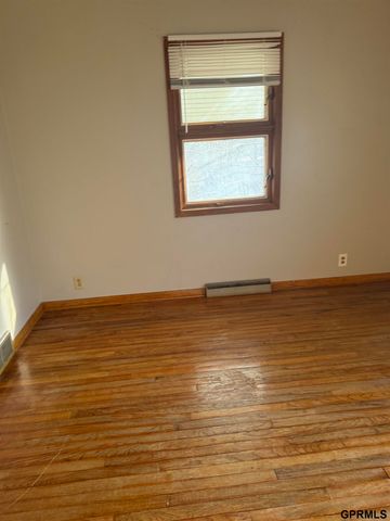 900 Mclaughlin Circle, Bellevue, NE 68005