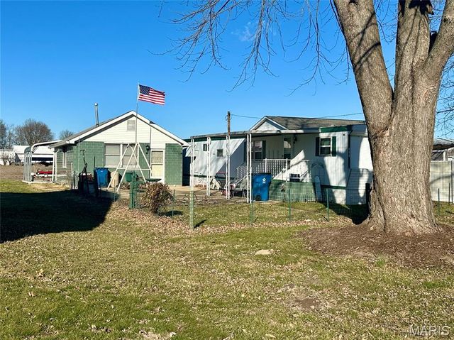 408 E 2nd Street, St Jacob, IL 62281