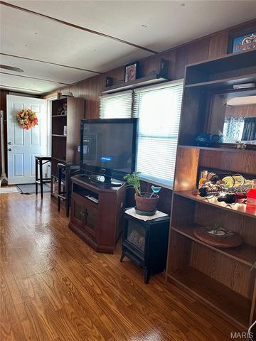 408 E 2nd Street, St Jacob, IL 62281