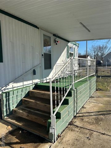 408 E 2nd Street, St Jacob, IL 62281