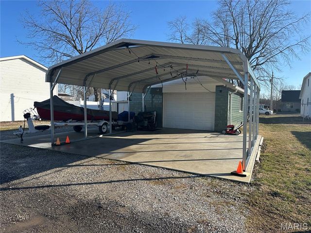 408 E 2nd Street, St Jacob, IL 62281