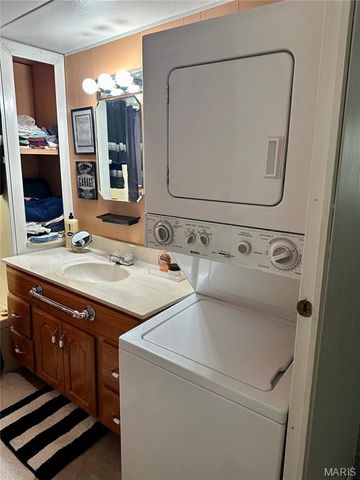 408 E 2nd Street, St Jacob, IL 62281