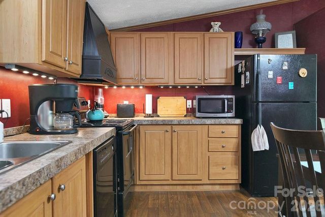 111 Wild Hog Creek Road, Rosman, NC 28772