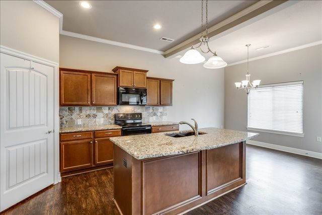 139 N Sheridan Ave, Valley Center, KS 67147