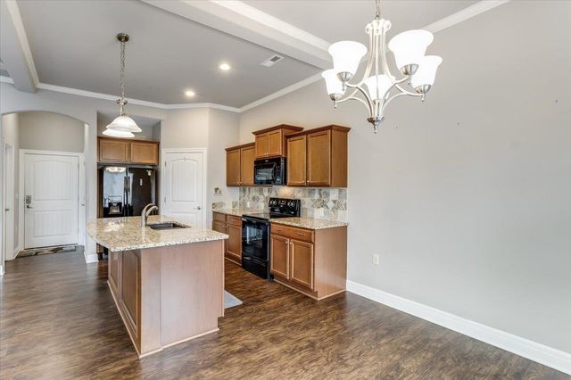 139 N Sheridan Ave, Valley Center, KS 67147