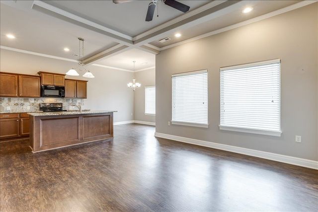 139 N Sheridan Ave, Valley Center, KS 67147