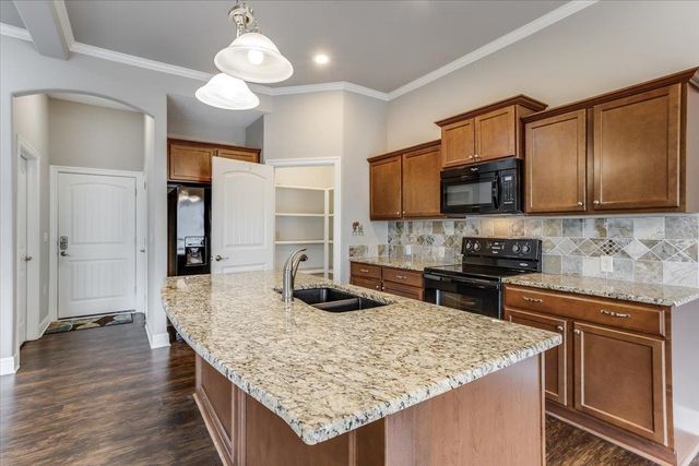 139 N Sheridan Ave, Valley Center, KS 67147
