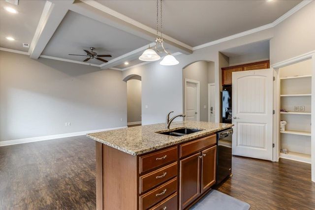 139 N Sheridan Ave, Valley Center, KS 67147