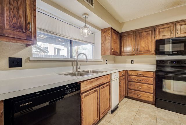 1413 Palmnold Circle E, Fort Worth, TX 76120