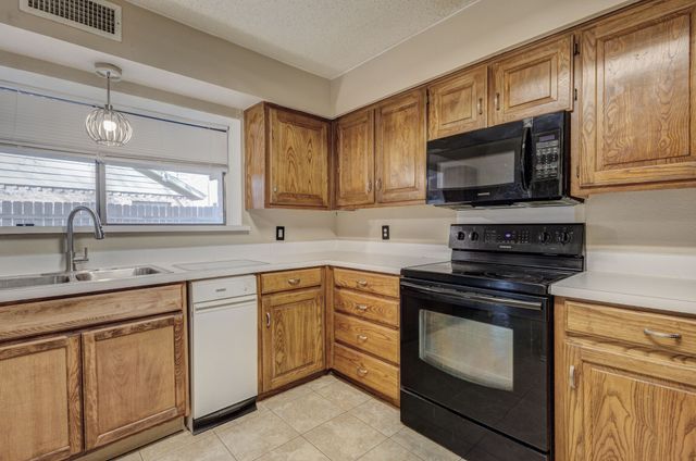 1413 Palmnold Circle E, Fort Worth, TX 76120