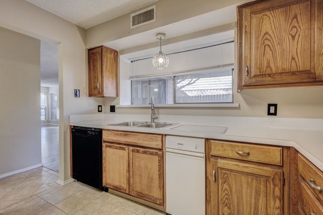 1413 Palmnold Circle E, Fort Worth, TX 76120