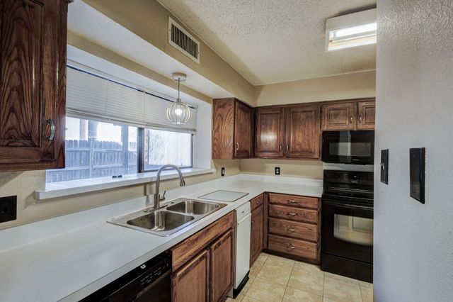 1413 Palmnold Circle E, Fort Worth, TX 76120