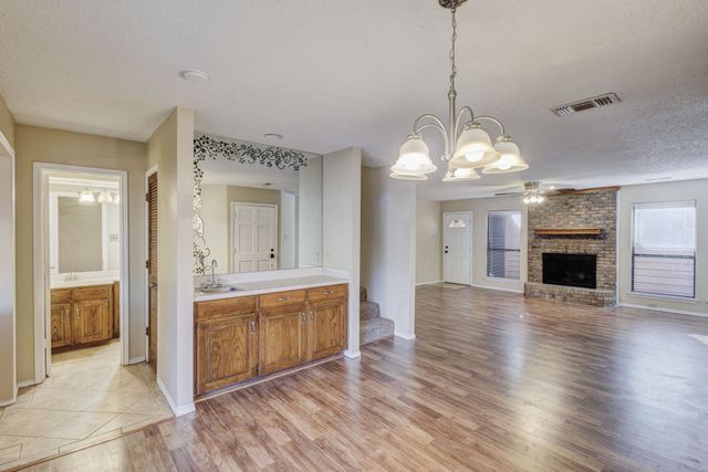 1413 Palmnold Circle E, Fort Worth, TX 76120